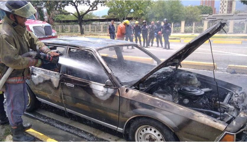 En Venezuela, los autos se incendian porque el mantenimiento se vuelve inasequible