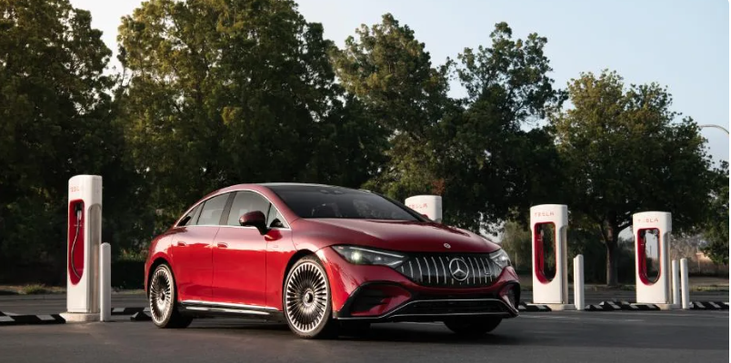 Mercedes también se está cambiando al conector de carga de Tesla y obteniendo acceso a Superchargers