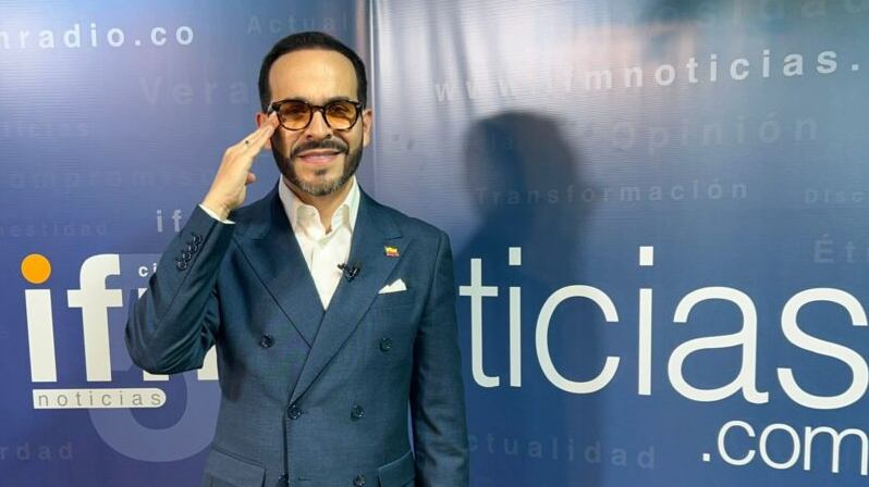 De la Espriella respondió a Cepeda y lo corrigió en medio de la polémica por participación en debates presidenciales