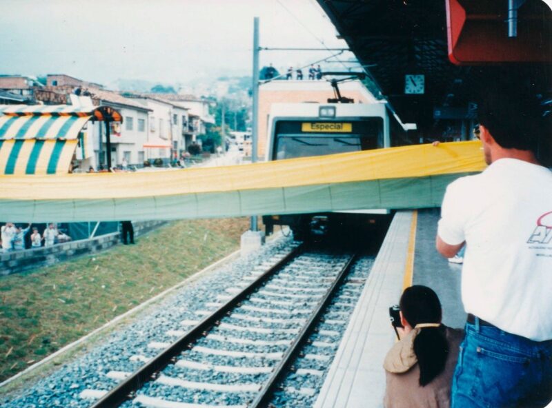 La línea B del Metro de Medellín cumple 30 años de operación conectando el occidente del Valle de Aburrá